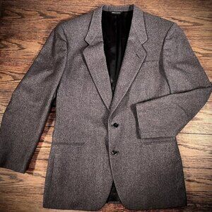 Vintage Pierre Cardin Wool Suit – Timeless Craftsmanship, Natural Elegance